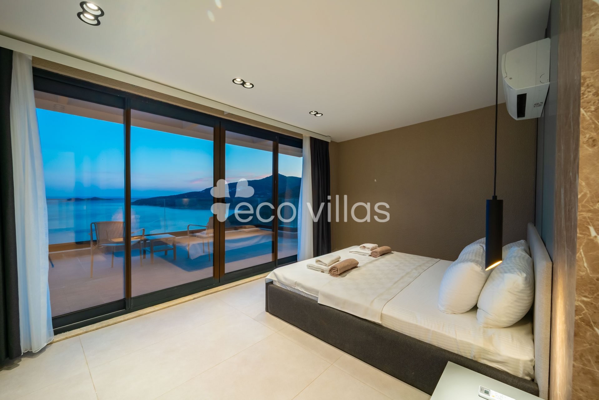 Villa Aura E  